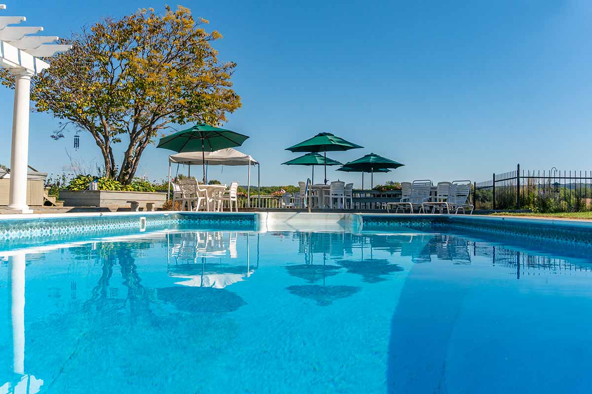 Wabasha Luxury Resort Private Pool